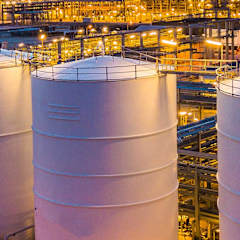 Hot storage tank base system