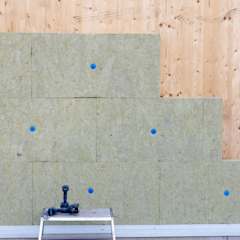  PAROC ZEROfix er installeret på den ventilerede facade.