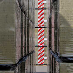 pallar med paroc stenull och logo märkning