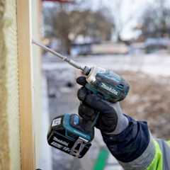 PAROC Tento, Klimaplade ZERO installeres nemt med en skruetrækker.