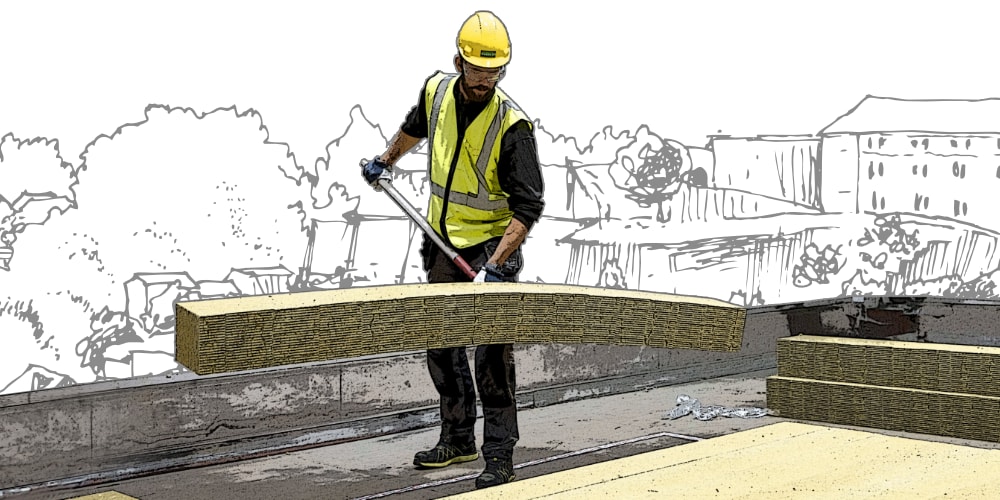 Två personer i gula reflexvästar arbetar med PAROC RTL Takfallslameller