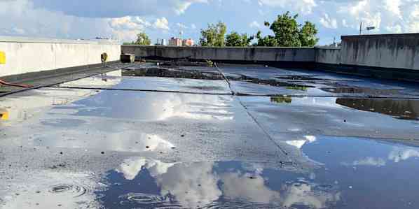 ochrona dachu plaskiego przed wilgocia