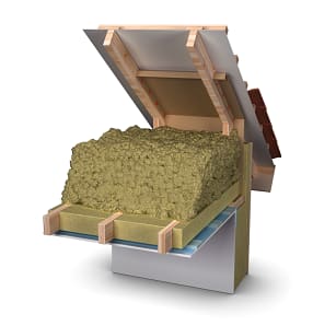 Auksto bēniņu pārseguma risinājums, kas izolēts ar PAROC Stonewool paneļiem un pūstošo vati