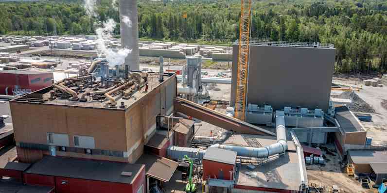 Et dronefoto av renoveringen i Hällekis.