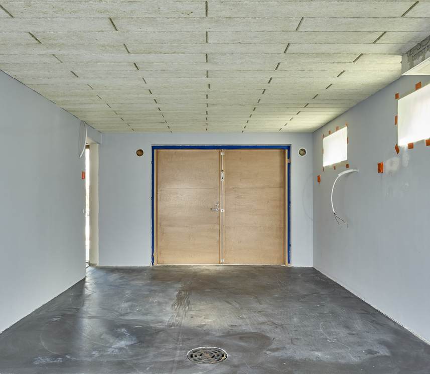 Paroc CGL 20 installed as fire protection in the garage.