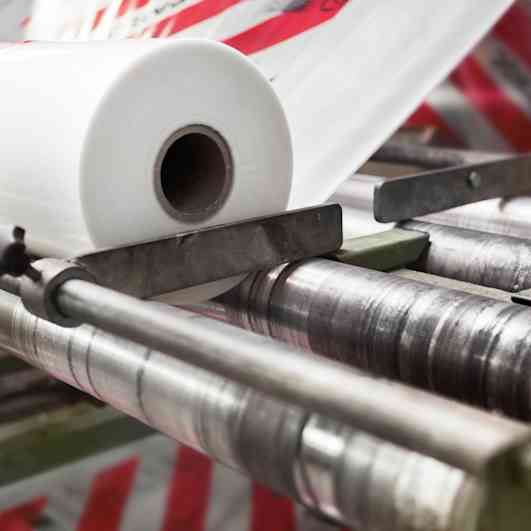 Vi reduserte plastavfallet med 50 % ved å drastisk endre designet på vår PAROC CGL 20cy plastemballasje.