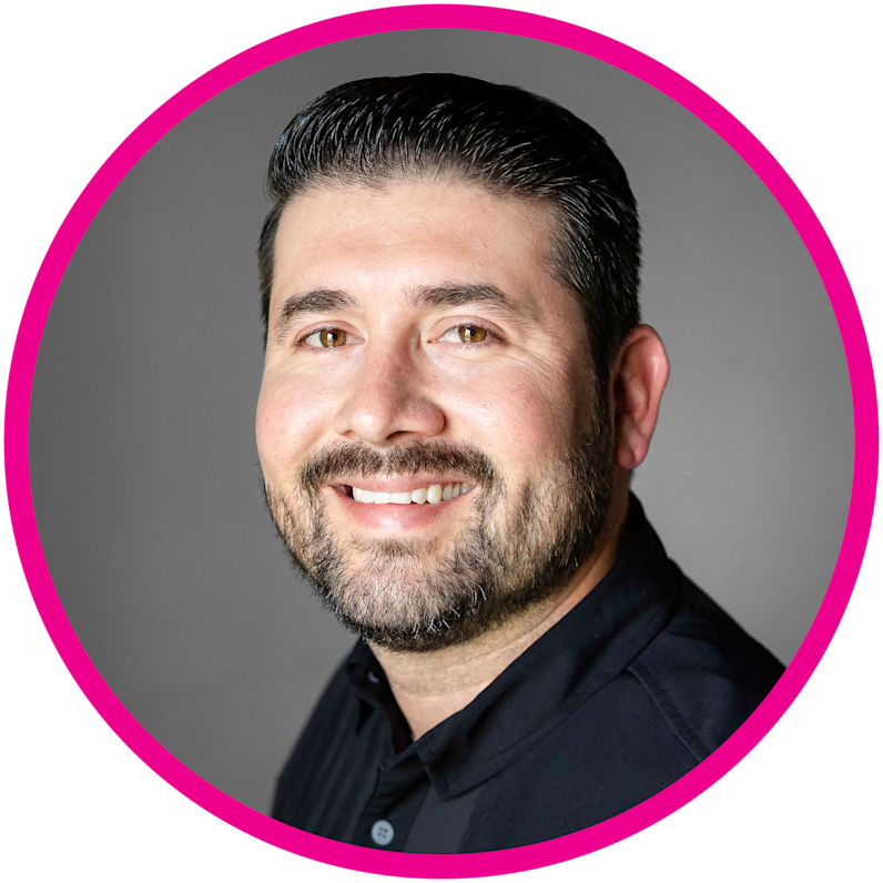 Headshot of Lee Olivares