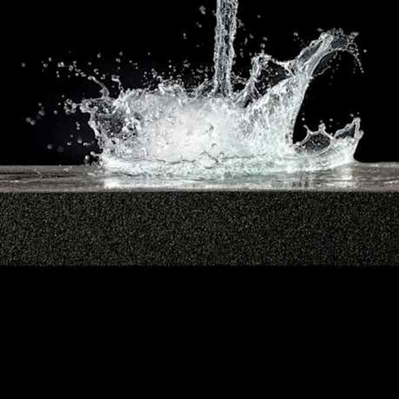 Water-resistant FOAMGLAS® insulation protecting industrial infrastructure from moisture damage and corrosion