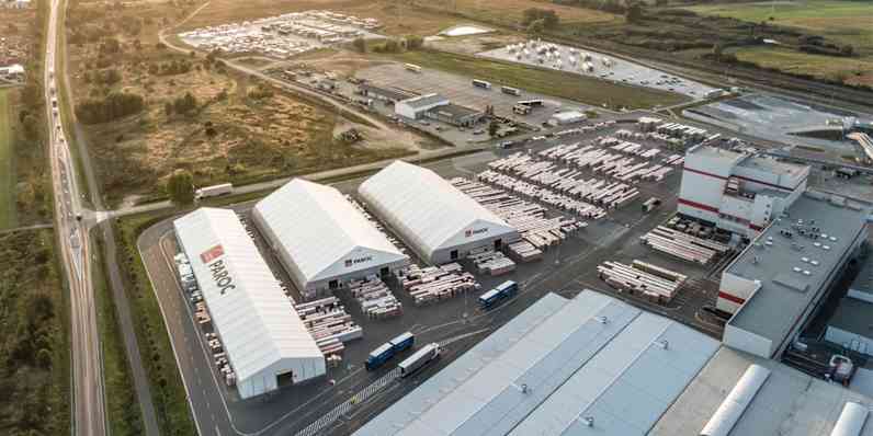 Parocs fabrik i Polen ur ett fågelperspektiv