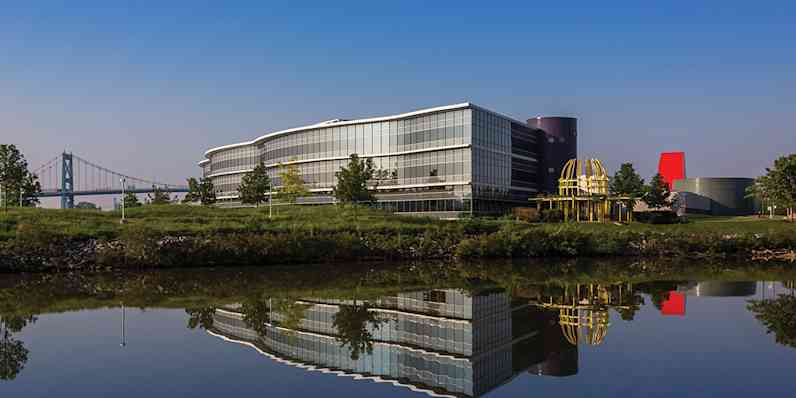 Exterior of Owens Corning world headquarters in Toledo, OH