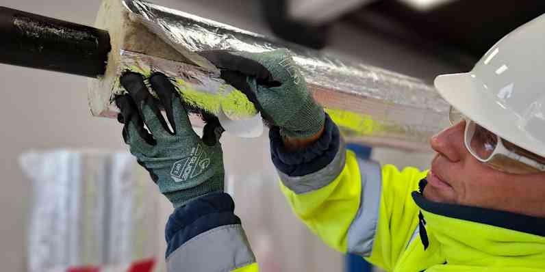 water pipe insulation installation