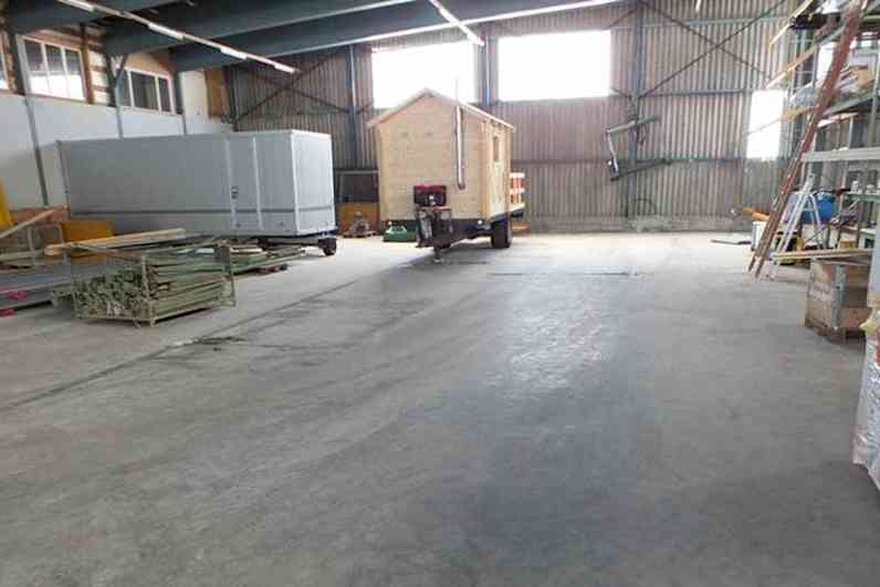 Low Joint Floor Within A Storage Building Of The Company Lacher