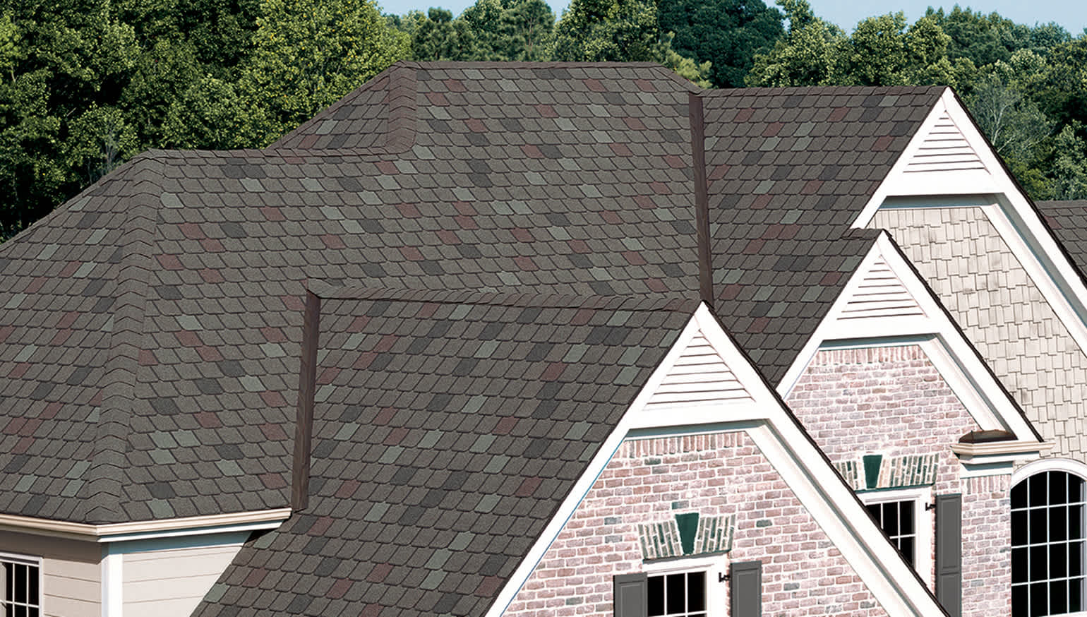 Owens Corning Berkshire® slate-style asphalt shingles in the color Colonial Slate