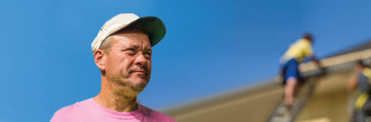 Questions to Ask Before Hiring a Roofing Contractor | Owens Corning Roofing