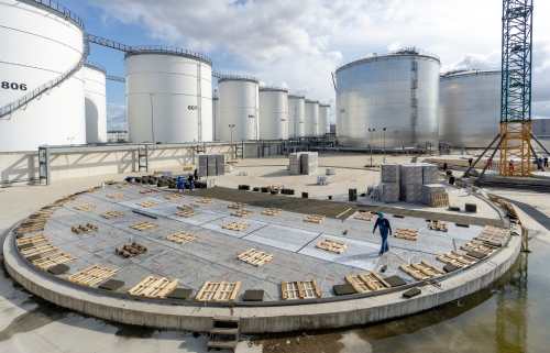 Exterior hot tank base