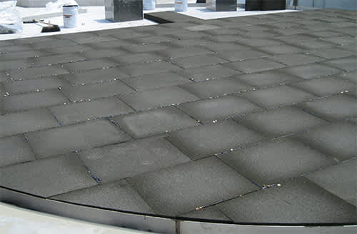 High temperature tank base with insulation