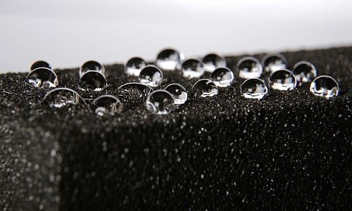 FOAMGLAS with water drops water resistant insulation