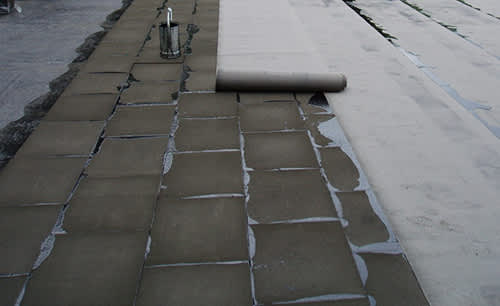 Water storage tank installation