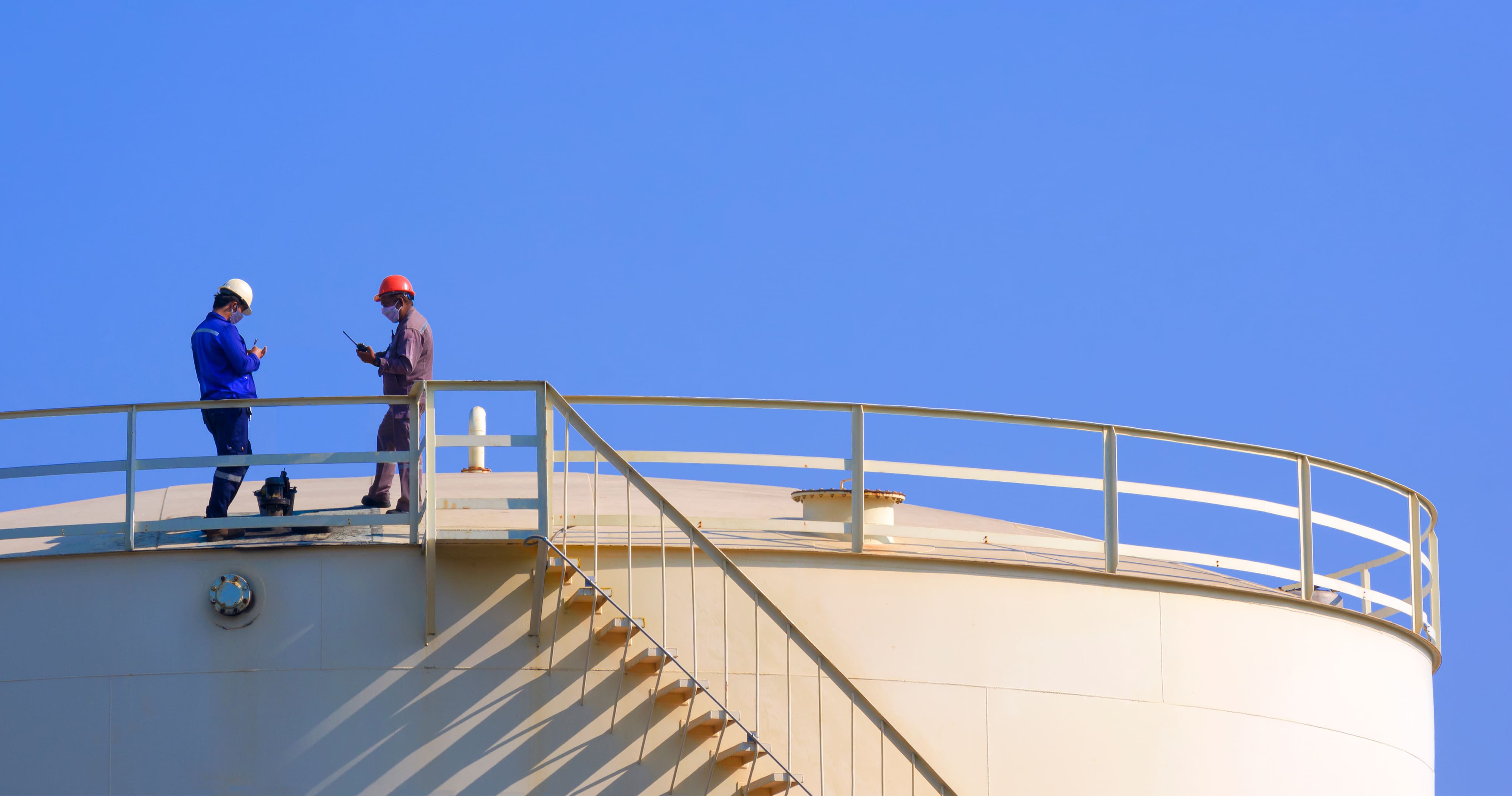 Prevent heat loss with Paroc tank roof insulation solution, image