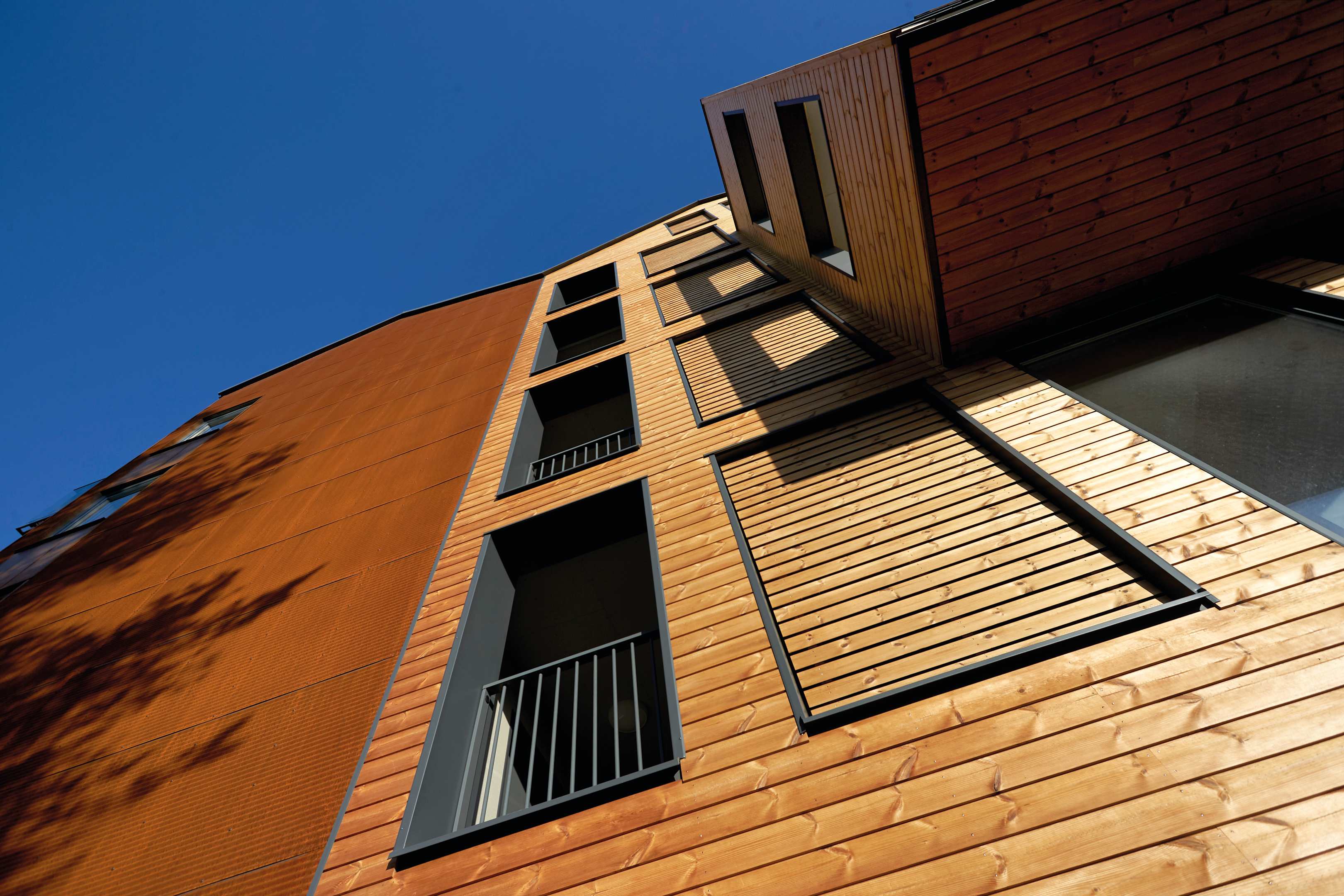 Tuulettuva julkisivu puuverhoiltu rakennus