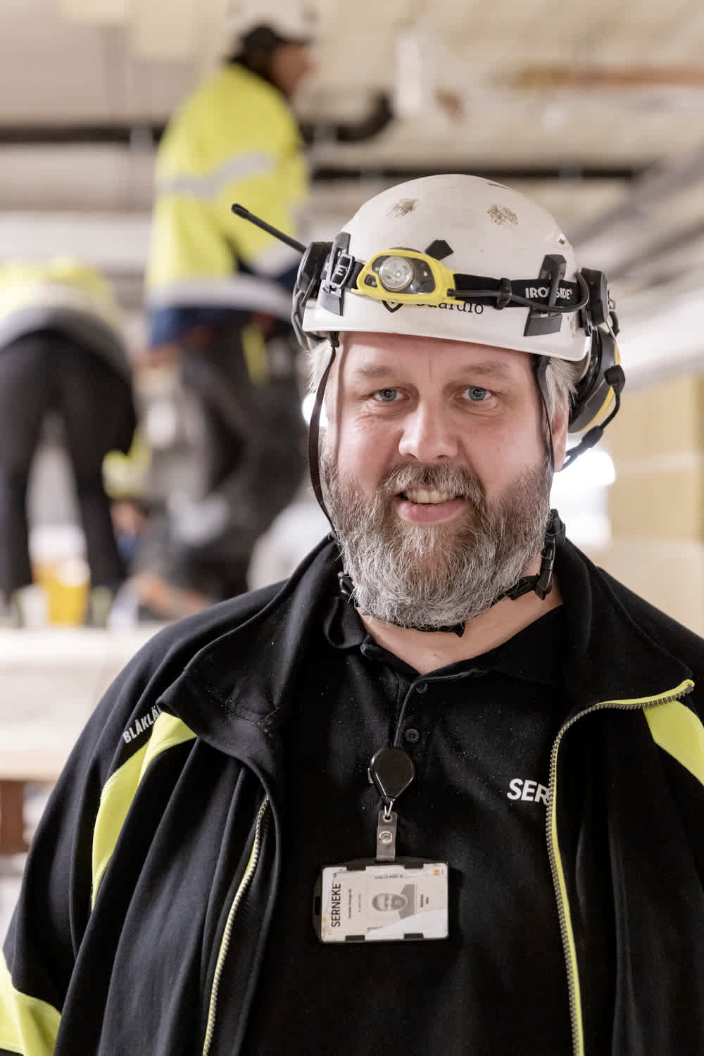 Porträtt av Mathias Niia, platschef på projektet.