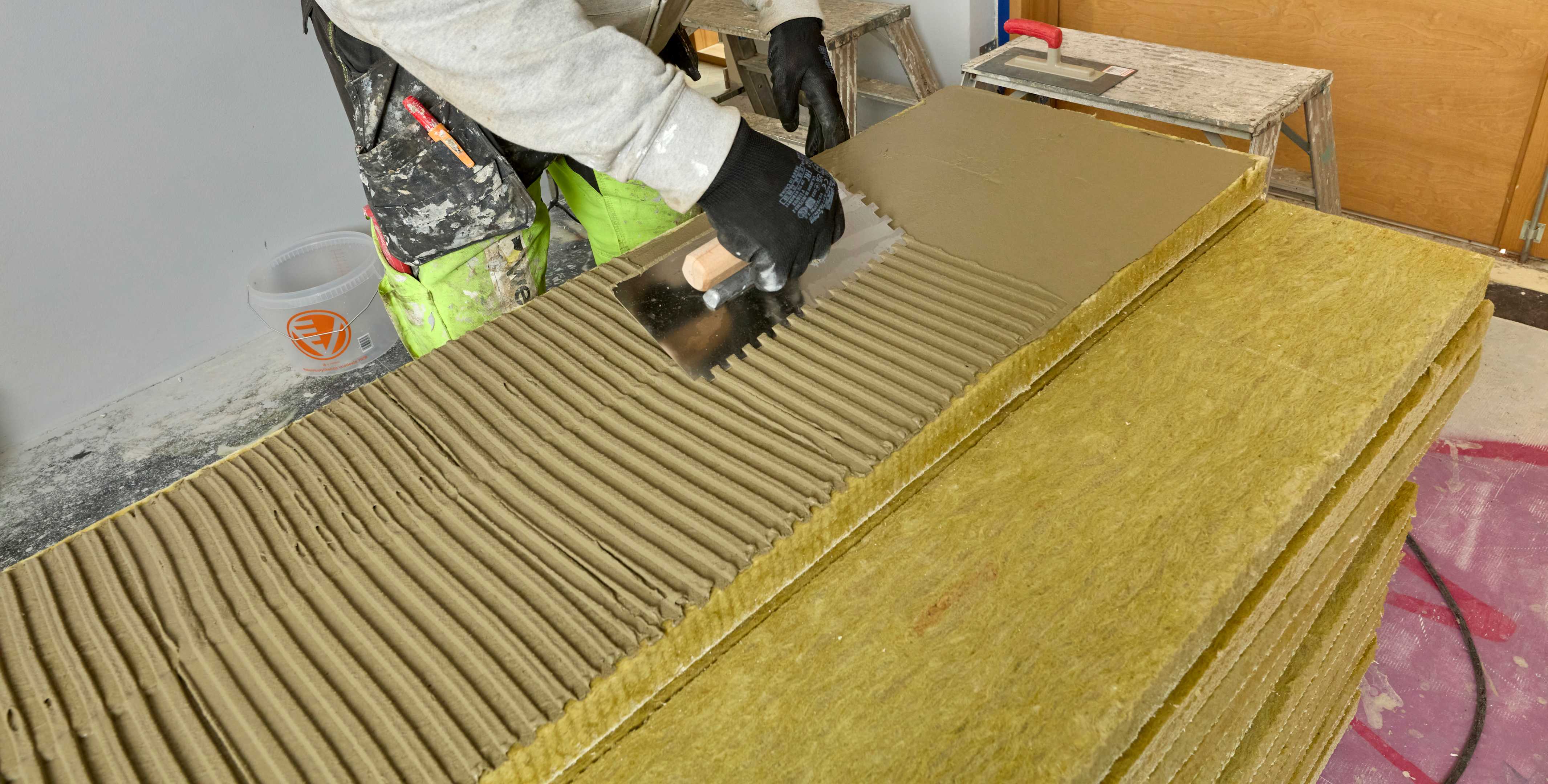 aplikacja kleju na lamele