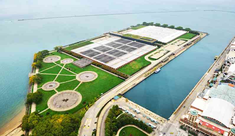Aerial photo of Chicago’s James W. Jardine Water Filtration Plant.
