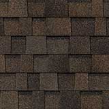 Las tejas TruDefinition Duration MAX Smokey Mountain tienen un color generalizado marrón dorado y marrón que se logra al mezclar gránulos de color tostado dorado, marrón oscuro y gris oscuro.